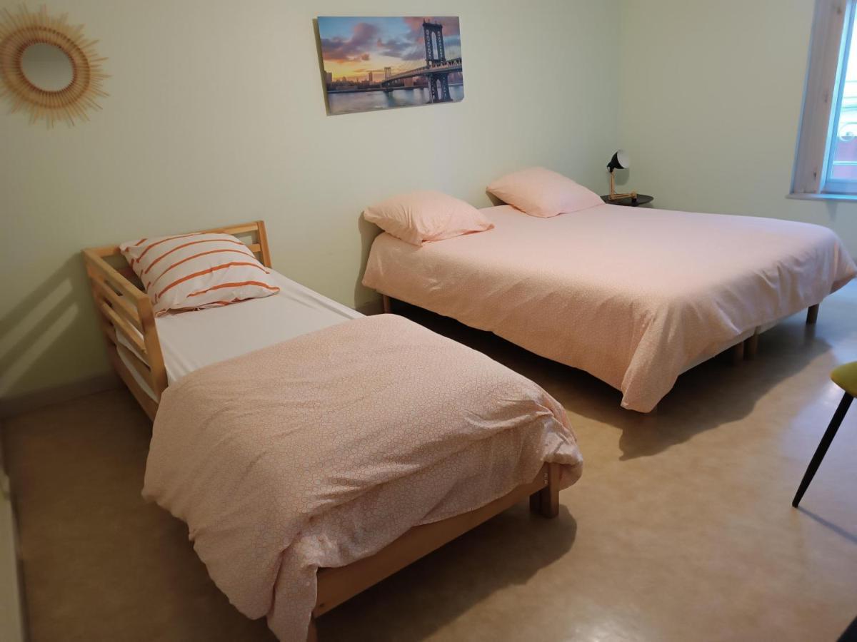Cap Coutellerie - Sejours Pros Ou Familles En Hypercentre De Thiers Apartman Kültér fotó