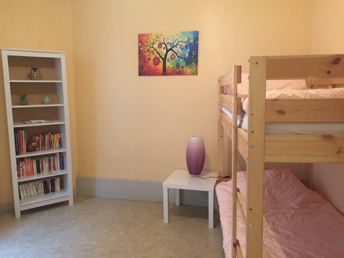 Cap Coutellerie - Sejours Pros Ou Familles En Hypercentre De Thiers Apartman Kültér fotó