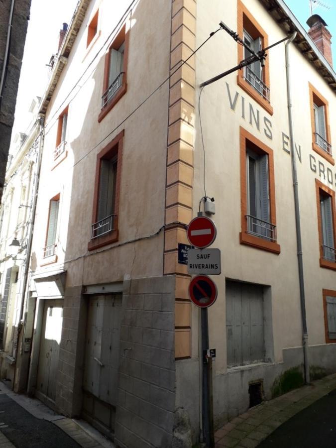 Cap Coutellerie - Sejours Pros Ou Familles En Hypercentre De Thiers Apartman Kültér fotó